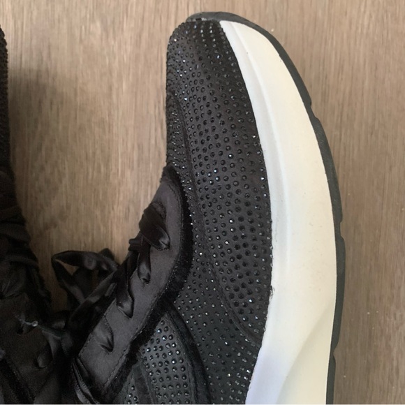 NWOT Kenneth Cole Reaction Rhinestone Claire Sneaker - Picture 5 of 12